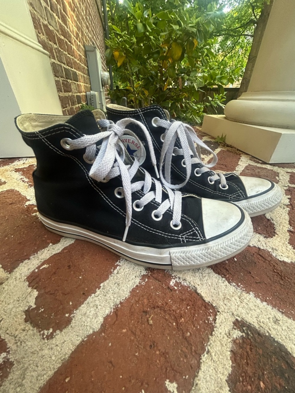 Converse Black and White High Top Sneakers Men’s 4.5 or Women’s 6.5